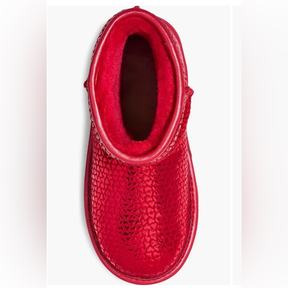 NWOB Toddler UGG Classic II Gel Red Heart Boot - Picture 5 of 10